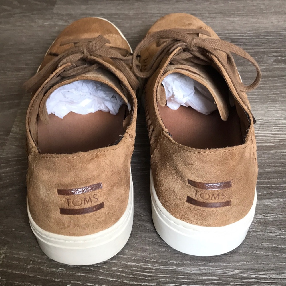 Toms - Picture 3 of 16